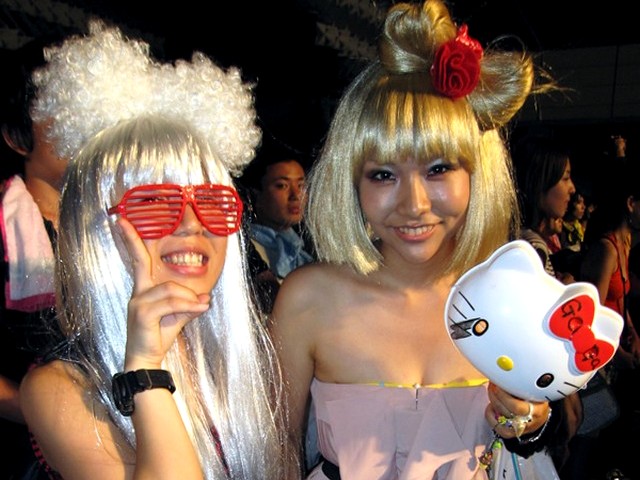 Lady Gaga's Japanese Fans - The Lady Gaga's Japanese fans in brightly colored costumes, hair bows and makeup at 'Summer Sonic 2009' in Tokio, Japan. - , Lady, Gaga's, Japanese, fan, fans, music, musics, brightly, colored, costumes, costume, hair, bows, bow, makeup, makeups, Summer, Sonic, 2009, Tokio, Japan - The Lady Gaga's Japanese fans in brightly colored costumes, hair bows and makeup at 'Summer Sonic 2009' in Tokio, Japan. Решайте бесплатные онлайн Lady Gaga's Japanese Fans пазлы игры или отправьте Lady Gaga's Japanese Fans пазл игру приветственную открытку  из puzzles-games.eu.. Lady Gaga's Japanese Fans пазл, пазлы, пазлы игры, puzzles-games.eu, пазл игры, онлайн пазл игры, игры пазлы бесплатно, бесплатно онлайн пазл игры, Lady Gaga's Japanese Fans бесплатно пазл игра, Lady Gaga's Japanese Fans онлайн пазл игра , jigsaw puzzles, Lady Gaga's Japanese Fans jigsaw puzzle, jigsaw puzzle games, jigsaw puzzles games, Lady Gaga's Japanese Fans пазл игра открытка, пазлы игры открытки, Lady Gaga's Japanese Fans пазл игра приветственная открытка