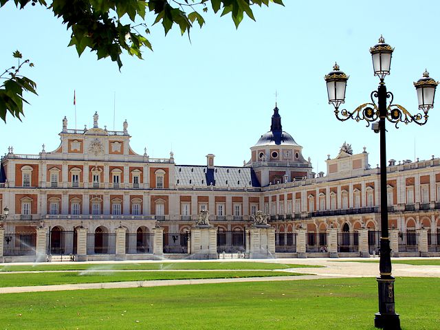 Royal Palace in Aranjuez Spain - The Royal Palace in Aranjuez, the residence of the King of Spain, was commissioned by Philip II and designed by Juan Bautista de Toledo and Juan de Herrera and was completed during the reign of Ferdinand VI at the mid of 18th century. The palace with its huge 150 hectares gardens, located in adjacent of the rivers Tagus and Jarama, now is open to the public. - , Royal, palace, palaces, Aranjuez, Spain, places, place, travel, travels, tour, tours, trip, trips, residence, residences, king, kings, Philip, PhilipII, Juan, Bautista, Toledo, Herrera, reign, reigns, Ferdinand, FerdinandVI, 18th, century, centuries, huge, hectares, hectar, gardens, garden, adjacent, Tagus, Jarama, rivers, river, public - The Royal Palace in Aranjuez, the residence of the King of Spain, was commissioned by Philip II and designed by Juan Bautista de Toledo and Juan de Herrera and was completed during the reign of Ferdinand VI at the mid of 18th century. The palace with its huge 150 hectares gardens, located in adjacent of the rivers Tagus and Jarama, now is open to the public. Решайте бесплатные онлайн Royal Palace in Aranjuez Spain пазлы игры или отправьте Royal Palace in Aranjuez Spain пазл игру приветственную открытку  из puzzles-games.eu.. Royal Palace in Aranjuez Spain пазл, пазлы, пазлы игры, puzzles-games.eu, пазл игры, онлайн пазл игры, игры пазлы бесплатно, бесплатно онлайн пазл игры, Royal Palace in Aranjuez Spain бесплатно пазл игра, Royal Palace in Aranjuez Spain онлайн пазл игра , jigsaw puzzles, Royal Palace in Aranjuez Spain jigsaw puzzle, jigsaw puzzle games, jigsaw puzzles games, Royal Palace in Aranjuez Spain пазл игра открытка, пазлы игры открытки, Royal Palace in Aranjuez Spain пазл игра приветственная открытка