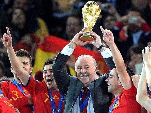 World Cup 2010 Champion Vicente del Bosque lifts the Trophy - The current manager of the Spanish National football team Vicente del Bosque lifts the FIFA World Cup 2010 Champion trophy at the Soccer City stadium in Johannesburg, South Africa (July 11, 2010). - , World, Cup, 2010, Champion, Vicente, del, Bosque, trophy, trophies, sport, sports, tournament, tournaments, match, matches, soccer, soccers, football, footballs, current, manager, managers, Spanish, National, team, teams, Soccer, City, stadium, stadiums, Johannesburg, South, Africa - The current manager of the Spanish National football team Vicente del Bosque lifts the FIFA World Cup 2010 Champion trophy at the Soccer City stadium in Johannesburg, South Africa (July 11, 2010). Подреждайте безплатни онлайн World Cup 2010 Champion Vicente del Bosque lifts the Trophy пъзел игри или изпратете World Cup 2010 Champion Vicente del Bosque lifts the Trophy пъзел игра поздравителна картичка  от puzzles-games.eu.. World Cup 2010 Champion Vicente del Bosque lifts the Trophy пъзел, пъзели, пъзели игри, puzzles-games.eu, пъзел игри, online пъзел игри, free пъзел игри, free online пъзел игри, World Cup 2010 Champion Vicente del Bosque lifts the Trophy free пъзел игра, World Cup 2010 Champion Vicente del Bosque lifts the Trophy online пъзел игра, jigsaw puzzles, World Cup 2010 Champion Vicente del Bosque lifts the Trophy jigsaw puzzle, jigsaw puzzle games, jigsaw puzzles games, World Cup 2010 Champion Vicente del Bosque lifts the Trophy пъзел игра картичка, пъзели игри картички, World Cup 2010 Champion Vicente del Bosque lifts the Trophy пъзел игра поздравителна картичка