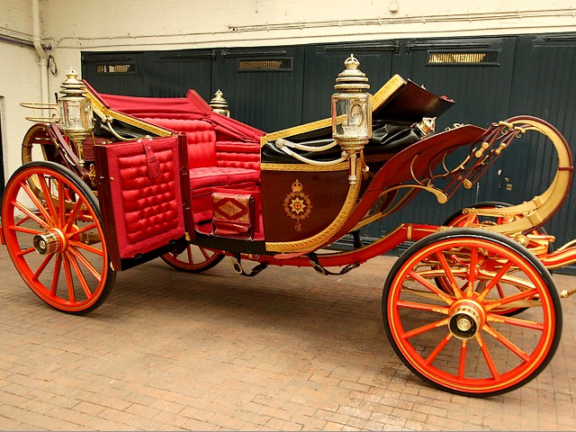 Royal Wedding 1902 State Landau at Royal Mews in London England - '1902 State Landau', a horse-drawn open-top carriage at the Royal Mews in London, England, which has been originally built for King Edward VII and if the weather permits, it will be used by Prince William and Kate Middleton at their wedding day on 29 April 2011, after the ceremony at Westminster Abbey, on the way back to Buckingham Palace. - , Royal, wedding, weddings, 1902, State, Landau, Royal, Mews, London, England, autos, auto, cars, car, show, shows, ceremony, ceremonies, event, events, entertainment, entertainments, place, places, celebrities, celebrity, horse, horses, carriage, carriages, king, kings, Edward, weather, prince, princes, William, Kate, Middleton, day, days, April, 2011, ceremony, ceremonies, Westminster, abbey, Buckingham, palace, palaces - '1902 State Landau', a horse-drawn open-top carriage at the Royal Mews in London, England, which has been originally built for King Edward VII and if the weather permits, it will be used by Prince William and Kate Middleton at their wedding day on 29 April 2011, after the ceremony at Westminster Abbey, on the way back to Buckingham Palace. Resuelve rompecabezas en línea gratis Royal Wedding 1902 State Landau at Royal Mews in London England juegos puzzle o enviar Royal Wedding 1902 State Landau at Royal Mews in London England juego de puzzle tarjetas electrónicas de felicitación  de puzzles-games.eu.. Royal Wedding 1902 State Landau at Royal Mews in London England puzzle, puzzles, rompecabezas juegos, puzzles-games.eu, juegos de puzzle, juegos en línea del rompecabezas, juegos gratis puzzle, juegos en línea gratis rompecabezas, Royal Wedding 1902 State Landau at Royal Mews in London England juego de puzzle gratuito, Royal Wedding 1902 State Landau at Royal Mews in London England juego de rompecabezas en línea, jigsaw puzzles, Royal Wedding 1902 State Landau at Royal Mews in London England jigsaw puzzle, jigsaw puzzle games, jigsaw puzzles games, Royal Wedding 1902 State Landau at Royal Mews in London England rompecabezas de juego tarjeta electrónica, juegos de puzzles tarjetas electrónicas, Royal Wedding 1902 State Landau at Royal Mews in London England puzzle tarjeta electrónica de felicitación