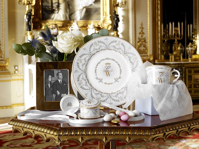 Royal Wedding England Collection Chinaware - Royal Collection with fine bone chinaware, handmade and individually decorated, to mark the forthcoming wedding of Prince William of Wales and Miss Catherine Middleton on 29 April 2011, which includes a tankard, eight-inch plate and pill box. - , Royal, wedding, weddings, England, collection, collections, chinaware, chinawares, art, arts, show, shows, ceremony, ceremonies, event, events, entertainment, entertainments, place, places, celebrities, celebrity, prince, princes, William, Catherine, Middleton, April, 2011, tankard, plate, plates, pill, pills, box, boxes - Royal Collection with fine bone chinaware, handmade and individually decorated, to mark the forthcoming wedding of Prince William of Wales and Miss Catherine Middleton on 29 April 2011, which includes a tankard, eight-inch plate and pill box. Solve free online Royal Wedding England Collection Chinaware puzzle games or send Royal Wedding England Collection Chinaware puzzle game greeting ecards  from puzzles-games.eu.. Royal Wedding England Collection Chinaware puzzle, puzzles, puzzles games, puzzles-games.eu, puzzle games, online puzzle games, free puzzle games, free online puzzle games, Royal Wedding England Collection Chinaware free puzzle game, Royal Wedding England Collection Chinaware online puzzle game, jigsaw puzzles, Royal Wedding England Collection Chinaware jigsaw puzzle, jigsaw puzzle games, jigsaw puzzles games, Royal Wedding England Collection Chinaware puzzle game ecard, puzzles games ecards, Royal Wedding England Collection Chinaware puzzle game greeting ecard