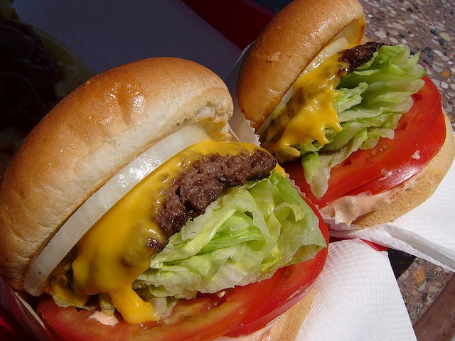Fast Food 'In-N-Out' Cheese Burgers - The 'In-N-Out' cheese burgers and chips are typical fast food in the United States. - , fast, food, foods, 'In-N-Out', cheese, cheeses, burgers, burger, hamburger, hamburgers, United, States - The 'In-N-Out' cheese burgers and chips are typical fast food in the United States. Lösen Sie kostenlose Fast Food 'In-N-Out' Cheese Burgers Online Puzzle Spiele oder senden Sie Fast Food 'In-N-Out' Cheese Burgers Puzzle Spiel Gruß ecards  from puzzles-games.eu.. Fast Food 'In-N-Out' Cheese Burgers puzzle, Rätsel, puzzles, Puzzle Spiele, puzzles-games.eu, puzzle games, Online Puzzle Spiele, kostenlose Puzzle Spiele, kostenlose Online Puzzle Spiele, Fast Food 'In-N-Out' Cheese Burgers kostenlose Puzzle Spiel, Fast Food 'In-N-Out' Cheese Burgers Online Puzzle Spiel, jigsaw puzzles, Fast Food 'In-N-Out' Cheese Burgers jigsaw puzzle, jigsaw puzzle games, jigsaw puzzles games, Fast Food 'In-N-Out' Cheese Burgers Puzzle Spiel ecard, Puzzles Spiele ecards, Fast Food 'In-N-Out' Cheese Burgers Puzzle Spiel Gruß ecards