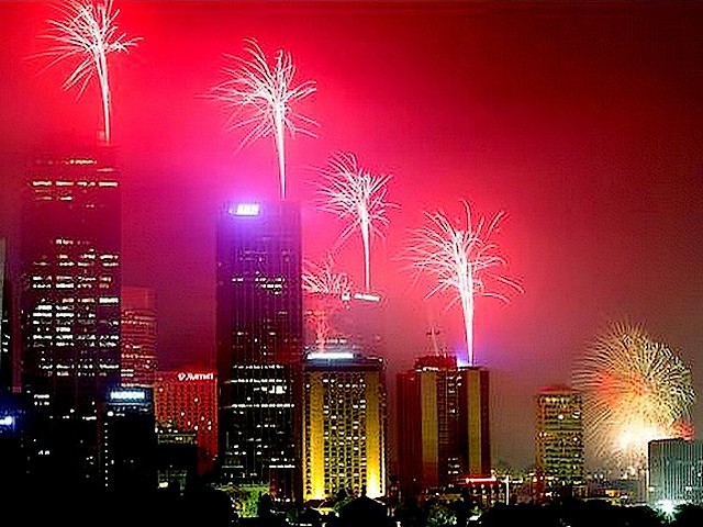 Fireworks above Tall Buildings in Sydney Australia - Fireworks lighted up the sky above tall city buildings in Sydney, Australia, in the New Year's Eve on December 31, 2010. - , fireworks, firework, tall, buildings, building, Sydney, Australia, show, shows, holidays, holiday, festival, festivals, celebrations, celebration, New, Year, eve, December, 2010 - Fireworks lighted up the sky above tall city buildings in Sydney, Australia, in the New Year's Eve on December 31, 2010. Lösen Sie kostenlose Fireworks above Tall Buildings in Sydney Australia Online Puzzle Spiele oder senden Sie Fireworks above Tall Buildings in Sydney Australia Puzzle Spiel Gruß ecards  from puzzles-games.eu.. Fireworks above Tall Buildings in Sydney Australia puzzle, Rätsel, puzzles, Puzzle Spiele, puzzles-games.eu, puzzle games, Online Puzzle Spiele, kostenlose Puzzle Spiele, kostenlose Online Puzzle Spiele, Fireworks above Tall Buildings in Sydney Australia kostenlose Puzzle Spiel, Fireworks above Tall Buildings in Sydney Australia Online Puzzle Spiel, jigsaw puzzles, Fireworks above Tall Buildings in Sydney Australia jigsaw puzzle, jigsaw puzzle games, jigsaw puzzles games, Fireworks above Tall Buildings in Sydney Australia Puzzle Spiel ecard, Puzzles Spiele ecards, Fireworks above Tall Buildings in Sydney Australia Puzzle Spiel Gruß ecards