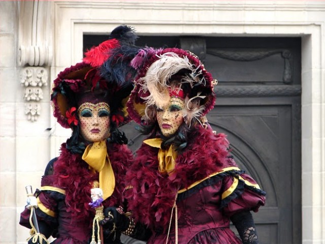 Remiremont Carnaval the Gossiping Womans - With masks and suits during the Remiremont Carnaval in Italy, there are reproduced worldly events and behaviour as this two gossiping womans. - , Remiremont, Carnaval, carnavals, gossiping, womans, show, shows, masquerade, masquerades, event, events, behaviour, behaviours, Italy - With masks and suits during the Remiremont Carnaval in Italy, there are reproduced worldly events and behaviour as this two gossiping womans. Lösen Sie kostenlose Remiremont Carnaval the Gossiping Womans Online Puzzle Spiele oder senden Sie Remiremont Carnaval the Gossiping Womans Puzzle Spiel Gruß ecards  from puzzles-games.eu.. Remiremont Carnaval the Gossiping Womans puzzle, Rätsel, puzzles, Puzzle Spiele, puzzles-games.eu, puzzle games, Online Puzzle Spiele, kostenlose Puzzle Spiele, kostenlose Online Puzzle Spiele, Remiremont Carnaval the Gossiping Womans kostenlose Puzzle Spiel, Remiremont Carnaval the Gossiping Womans Online Puzzle Spiel, jigsaw puzzles, Remiremont Carnaval the Gossiping Womans jigsaw puzzle, jigsaw puzzle games, jigsaw puzzles games, Remiremont Carnaval the Gossiping Womans Puzzle Spiel ecard, Puzzles Spiele ecards, Remiremont Carnaval the Gossiping Womans Puzzle Spiel Gruß ecards