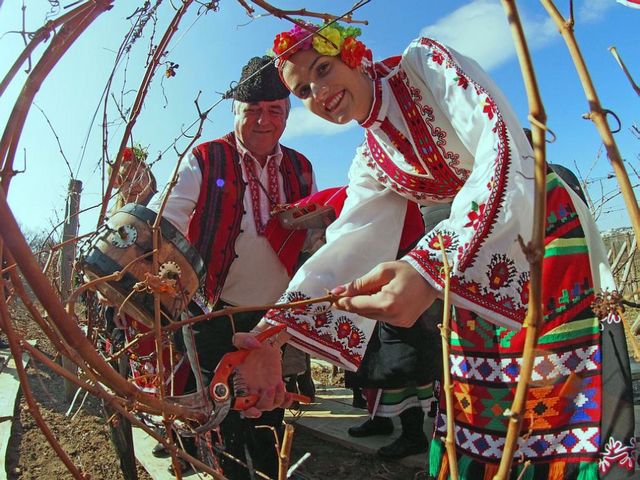Wine Festival in Bulgaria - The 14th of February is known worldwide as St. Valentine’s Day. However, this day has an additional significance in Bulgaria. On February 14 (old style) is celebrated the annual wine festival, called 'Trifon Zarezan'.<br />
This is a centuries-old tradition on this day, also known as St. Tryphon’s Day to celebrate winegrowers, winemakers and gardeners. <br />
Trifon Zarezan marks the first day of vine pruning as cutting the unnecessary branches from the vines at the beginning of February. - , wine, wines, festival, festivals, Bulgaria, holidays, holiday, February, worldwide, St., Valentines, day, days, significance, style, styles, annual, Trifon, Zarezan, tradition, traditions, Tryphon, winegrowers, winegrower, winemakers, winemaker, gardener, vine, vines, pruning, unnecessary, branches, branch, beginning - The 14th of February is known worldwide as St. Valentine’s Day. However, this day has an additional significance in Bulgaria. On February 14 (old style) is celebrated the annual wine festival, called 'Trifon Zarezan'.<br />
This is a centuries-old tradition on this day, also known as St. Tryphon’s Day to celebrate winegrowers, winemakers and gardeners. <br />
Trifon Zarezan marks the first day of vine pruning as cutting the unnecessary branches from the vines at the beginning of February. Решайте бесплатные онлайн Wine Festival in Bulgaria пазлы игры или отправьте Wine Festival in Bulgaria пазл игру приветственную открытку  из puzzles-games.eu.. Wine Festival in Bulgaria пазл, пазлы, пазлы игры, puzzles-games.eu, пазл игры, онлайн пазл игры, игры пазлы бесплатно, бесплатно онлайн пазл игры, Wine Festival in Bulgaria бесплатно пазл игра, Wine Festival in Bulgaria онлайн пазл игра , jigsaw puzzles, Wine Festival in Bulgaria jigsaw puzzle, jigsaw puzzle games, jigsaw puzzles games, Wine Festival in Bulgaria пазл игра открытка, пазлы игры открытки, Wine Festival in Bulgaria пазл игра приветственная открытка