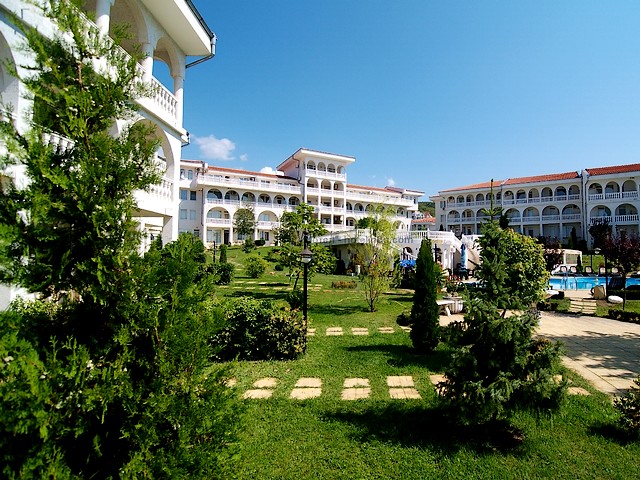 Sveti Vlas Bulgaria Hotel Complex Lazur - The hotel complex 'Lazur' is located in the resort Sveti Vlas (Saint Vlas), Bulgaria, only 150 meters from the sea, with 9 buildings built in the style of the late Baroque architecture and 68 fully furnished apartments, which offer a pleasant feeling of relaxation, comfort and convenience. - , Sveti, Vlas, Bulgaria, hotel, hotels, complex, complexes, Lazur, place, places, nature, natures, holiday, holidays, travel, travels, tour, tours, trip, trips, excursion, excursions, vacation, vacations, resort, resorts, Saint, meters, meter, sea, seas, buildings, building, style, styles, late, Baroque, architecture, architectures, apartments, apartment, pleasant, feeling, feelings, relaxation, relaxations, comfort, comforts, convenience, conveniences - The hotel complex 'Lazur' is located in the resort Sveti Vlas (Saint Vlas), Bulgaria, only 150 meters from the sea, with 9 buildings built in the style of the late Baroque architecture and 68 fully furnished apartments, which offer a pleasant feeling of relaxation, comfort and convenience. Solve free online Sveti Vlas Bulgaria Hotel Complex Lazur puzzle games or send Sveti Vlas Bulgaria Hotel Complex Lazur puzzle game greeting ecards  from puzzles-games.eu.. Sveti Vlas Bulgaria Hotel Complex Lazur puzzle, puzzles, puzzles games, puzzles-games.eu, puzzle games, online puzzle games, free puzzle games, free online puzzle games, Sveti Vlas Bulgaria Hotel Complex Lazur free puzzle game, Sveti Vlas Bulgaria Hotel Complex Lazur online puzzle game, jigsaw puzzles, Sveti Vlas Bulgaria Hotel Complex Lazur jigsaw puzzle, jigsaw puzzle games, jigsaw puzzles games, Sveti Vlas Bulgaria Hotel Complex Lazur puzzle game ecard, puzzles games ecards, Sveti Vlas Bulgaria Hotel Complex Lazur puzzle game greeting ecard