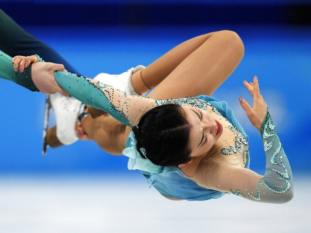 Beijing 2022 Winter Olympics Figure Skating - Shiyue Wang and Xinyu Liu of China, are skating in the team ice dance program during the figure skating competition for Ice Free Dance on day three of the Winter Olympic Games at the Capital Indoor Stadium on February 7, 2022 in Beijing, China. - , Beijing, 2022, winter, Olympics, figure, skating, sport, sports, show, shows, Shiyue, Wang, Xinyu, Liu, China, team, teams, ice, dance, program, programs, competition, competitions, free, day, Capital, indoor, stadium, stadium - Shiyue Wang and Xinyu Liu of China, are skating in the team ice dance program during the figure skating competition for Ice Free Dance on day three of the Winter Olympic Games at the Capital Indoor Stadium on February 7, 2022 in Beijing, China. Подреждайте безплатни онлайн Beijing 2022 Winter Olympics Figure Skating пъзел игри или изпратете Beijing 2022 Winter Olympics Figure Skating пъзел игра поздравителна картичка  от puzzles-games.eu.. Beijing 2022 Winter Olympics Figure Skating пъзел, пъзели, пъзели игри, puzzles-games.eu, пъзел игри, online пъзел игри, free пъзел игри, free online пъзел игри, Beijing 2022 Winter Olympics Figure Skating free пъзел игра, Beijing 2022 Winter Olympics Figure Skating online пъзел игра, jigsaw puzzles, Beijing 2022 Winter Olympics Figure Skating jigsaw puzzle, jigsaw puzzle games, jigsaw puzzles games, Beijing 2022 Winter Olympics Figure Skating пъзел игра картичка, пъзели игри картички, Beijing 2022 Winter Olympics Figure Skating пъзел игра поздравителна картичка
