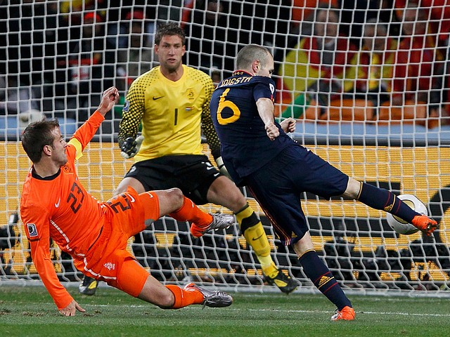 World Cup 2010 Champion Andres Iniesta scores the Winning Goal - The Spain's midfielder Andres Iniesta scores the winning goal past the Netherlands' goalkeeper Maarten Stekelenbug during the extra time in the 116 minute of the FIFA World Cup 2010 Champion final match at the Soccer City stadium in Johannesburg, South Africa (July 11, 2010). - , World, Cup, 2010, Champion, Andres, Iniesta, winning, goal, goals, sport, sports, tournament, tournaments, match, matches, soccer, soccers, football, footballs, Spain, midfielder, midfielders, Netherlands, goalkeeper, goalkeeper, Maarten, Stekelenbug, extra, time, times, FIFA, final, Soccer, City, stadium, stadiums, Johannesburg, South, Africa - The Spain's midfielder Andres Iniesta scores the winning goal past the Netherlands' goalkeeper Maarten Stekelenbug during the extra time in the 116 minute of the FIFA World Cup 2010 Champion final match at the Soccer City stadium in Johannesburg, South Africa (July 11, 2010). Подреждайте безплатни онлайн World Cup 2010 Champion Andres Iniesta scores the Winning Goal пъзел игри или изпратете World Cup 2010 Champion Andres Iniesta scores the Winning Goal пъзел игра поздравителна картичка  от puzzles-games.eu.. World Cup 2010 Champion Andres Iniesta scores the Winning Goal пъзел, пъзели, пъзели игри, puzzles-games.eu, пъзел игри, online пъзел игри, free пъзел игри, free online пъзел игри, World Cup 2010 Champion Andres Iniesta scores the Winning Goal free пъзел игра, World Cup 2010 Champion Andres Iniesta scores the Winning Goal online пъзел игра, jigsaw puzzles, World Cup 2010 Champion Andres Iniesta scores the Winning Goal jigsaw puzzle, jigsaw puzzle games, jigsaw puzzles games, World Cup 2010 Champion Andres Iniesta scores the Winning Goal пъзел игра картичка, пъзели игри картички, World Cup 2010 Champion Andres Iniesta scores the Winning Goal пъзел игра поздравителна картичка