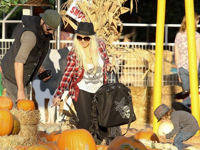 Christina Aguilera looking for Halloween Pumpkin West Hollywood Los Angeles - Christina Aguilera, the famous American pop star, together with her boyfriend Matt Rutler and her 3-year-old son Max Bratman, looking for Halloween pumpkin in West Hollywood, Los Angeles (October 14, 2011). - , Christina, Aguilera, Halloween, pumpkin, pumpkins, West, Hollywood, Los, Angeles, celebrities, celebriry, holiday, holidays, music, musics, place, places, travel, travels, trip, trips, tour, tours, famous, American, pop, star, stars, boyfriend, boyfriends, Matt, Rutler, son, sons, Max, Bratman, October, 2011 - Christina Aguilera, the famous American pop star, together with her boyfriend Matt Rutler and her 3-year-old son Max Bratman, looking for Halloween pumpkin in West Hollywood, Los Angeles (October 14, 2011). Solve free online Christina Aguilera looking for Halloween Pumpkin West Hollywood Los Angeles puzzle games or send Christina Aguilera looking for Halloween Pumpkin West Hollywood Los Angeles puzzle game greeting ecards  from puzzles-games.eu.. Christina Aguilera looking for Halloween Pumpkin West Hollywood Los Angeles puzzle, puzzles, puzzles games, puzzles-games.eu, puzzle games, online puzzle games, free puzzle games, free online puzzle games, Christina Aguilera looking for Halloween Pumpkin West Hollywood Los Angeles free puzzle game, Christina Aguilera looking for Halloween Pumpkin West Hollywood Los Angeles online puzzle game, jigsaw puzzles, Christina Aguilera looking for Halloween Pumpkin West Hollywood Los Angeles jigsaw puzzle, jigsaw puzzle games, jigsaw puzzles games, Christina Aguilera looking for Halloween Pumpkin West Hollywood Los Angeles puzzle game ecard, puzzles games ecards, Christina Aguilera looking for Halloween Pumpkin West Hollywood Los Angeles puzzle game greeting ecard