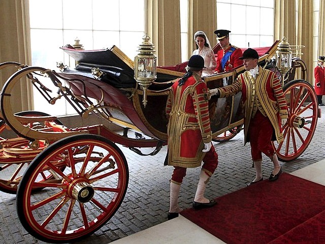 Royal Wedding England Newly-Weds Prince William and Catherine arrived at Buckingham Palace London - Newly-weds, Prince William and his wife Catherine, Duchess of Cambridge, have already arrived at Buckingham Palace in the royal carriage 1902 State Landau, after their wedding ceremony at Westminster Abbey on April 29, 2011 in London, England. - , Royal, wedding, England, weddings, newly-weds, prince, princes, William, Catherine, Buckingham, palace, palaces, London, celebrities, celebrity, show, shows, ceremony, ceremonies, event, events, entertainment, entertainments, place, places, travel, travels, tour, tours, wife, wifes, duchess, duchesses, carriage, carriages, 1902, State, Landau, Cambridge, Westminster, abbey, abbeys, April, 2011 - Newly-weds, Prince William and his wife Catherine, Duchess of Cambridge, have already arrived at Buckingham Palace in the royal carriage 1902 State Landau, after their wedding ceremony at Westminster Abbey on April 29, 2011 in London, England. Lösen Sie kostenlose Royal Wedding England Newly-Weds Prince William and Catherine arrived at Buckingham Palace London Online Puzzle Spiele oder senden Sie Royal Wedding England Newly-Weds Prince William and Catherine arrived at Buckingham Palace London Puzzle Spiel Gruß ecards  from puzzles-games.eu.. Royal Wedding England Newly-Weds Prince William and Catherine arrived at Buckingham Palace London puzzle, Rätsel, puzzles, Puzzle Spiele, puzzles-games.eu, puzzle games, Online Puzzle Spiele, kostenlose Puzzle Spiele, kostenlose Online Puzzle Spiele, Royal Wedding England Newly-Weds Prince William and Catherine arrived at Buckingham Palace London kostenlose Puzzle Spiel, Royal Wedding England Newly-Weds Prince William and Catherine arrived at Buckingham Palace London Online Puzzle Spiel, jigsaw puzzles, Royal Wedding England Newly-Weds Prince William and Catherine arrived at Buckingham Palace London jigsaw puzzle, jigsaw puzzle games, jigsaw puzzles games, Royal Wedding England Newly-Weds Prince William and Catherine arrived at Buckingham Palace London Puzzle Spiel ecard, Puzzles Spiele ecards, Royal Wedding England Newly-Weds Prince William and Catherine arrived at Buckingham Palace London Puzzle Spiel Gruß ecards