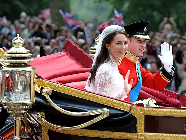 Royal Wedding England Prince William and Catherine Duchess of Cambridge in 1902 State Landau Carriage London - Prince William, Duke of Cambridge and his wife Catherine, Duchess of Cambridge, traveling in the royal carriage 1902 State Landau, towards Buckingham Palace, along the Processional Route, after ceremony of their wedding, on April 29, 2011 in London, England. - , Royal, wedding, weddings, England, prince, princes, William, Catherine, duchess, duchesses, Cambridge, 1902, State, Landau, carriage, carriages, London, celebrities, celebrity, show, shows, ceremony, ceremonies, event, events, entertainment, entertainments, place, places, travel, travels, tour, tours, duke, dukes, wife, wifes, Buckingham, palace, palaces, Processional, Route, routes, April, 2011 - Prince William, Duke of Cambridge and his wife Catherine, Duchess of Cambridge, traveling in the royal carriage 1902 State Landau, towards Buckingham Palace, along the Processional Route, after ceremony of their wedding, on April 29, 2011 in London, England. Lösen Sie kostenlose Royal Wedding England Prince William and Catherine Duchess of Cambridge in 1902 State Landau Carriage London Online Puzzle Spiele oder senden Sie Royal Wedding England Prince William and Catherine Duchess of Cambridge in 1902 State Landau Carriage London Puzzle Spiel Gruß ecards  from puzzles-games.eu.. Royal Wedding England Prince William and Catherine Duchess of Cambridge in 1902 State Landau Carriage London puzzle, Rätsel, puzzles, Puzzle Spiele, puzzles-games.eu, puzzle games, Online Puzzle Spiele, kostenlose Puzzle Spiele, kostenlose Online Puzzle Spiele, Royal Wedding England Prince William and Catherine Duchess of Cambridge in 1902 State Landau Carriage London kostenlose Puzzle Spiel, Royal Wedding England Prince William and Catherine Duchess of Cambridge in 1902 State Landau Carriage London Online Puzzle Spiel, jigsaw puzzles, Royal Wedding England Prince William and Catherine Duchess of Cambridge in 1902 State Landau Carriage London jigsaw puzzle, jigsaw puzzle games, jigsaw puzzles games, Royal Wedding England Prince William and Catherine Duchess of Cambridge in 1902 State Landau Carriage London Puzzle Spiel ecard, Puzzles Spiele ecards, Royal Wedding England Prince William and Catherine Duchess of Cambridge in 1902 State Landau Carriage London Puzzle Spiel Gruß ecards