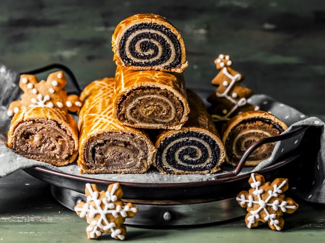 Christmas Sweet Beigli from Hungary - Sweet 'Beigli' is beloved traditional walnut roll which is served in many families from Hungary at Christmas and Easter as a special treat. This recipe of cylindrical roll with yeast and a delicious sweet filling, eaten most commonly for Christmas and the New Year, has been handed down for generations. - , Christmas, sweet, sweets, Beigli, Hungary, food, foods, beloved, traditional, walnut, roll, rolls, families, family, Easter, special, treat, treats, yeast, cylindrical, delicious, filling, fillings, New, Year, generations, generation - Sweet 'Beigli' is beloved traditional walnut roll which is served in many families from Hungary at Christmas and Easter as a special treat. This recipe of cylindrical roll with yeast and a delicious sweet filling, eaten most commonly for Christmas and the New Year, has been handed down for generations. Решайте бесплатные онлайн Christmas Sweet Beigli from Hungary пазлы игры или отправьте Christmas Sweet Beigli from Hungary пазл игру приветственную открытку  из puzzles-games.eu.. Christmas Sweet Beigli from Hungary пазл, пазлы, пазлы игры, puzzles-games.eu, пазл игры, онлайн пазл игры, игры пазлы бесплатно, бесплатно онлайн пазл игры, Christmas Sweet Beigli from Hungary бесплатно пазл игра, Christmas Sweet Beigli from Hungary онлайн пазл игра , jigsaw puzzles, Christmas Sweet Beigli from Hungary jigsaw puzzle, jigsaw puzzle games, jigsaw puzzles games, Christmas Sweet Beigli from Hungary пазл игра открытка, пазлы игры открытки, Christmas Sweet Beigli from Hungary пазл игра приветственная открытка