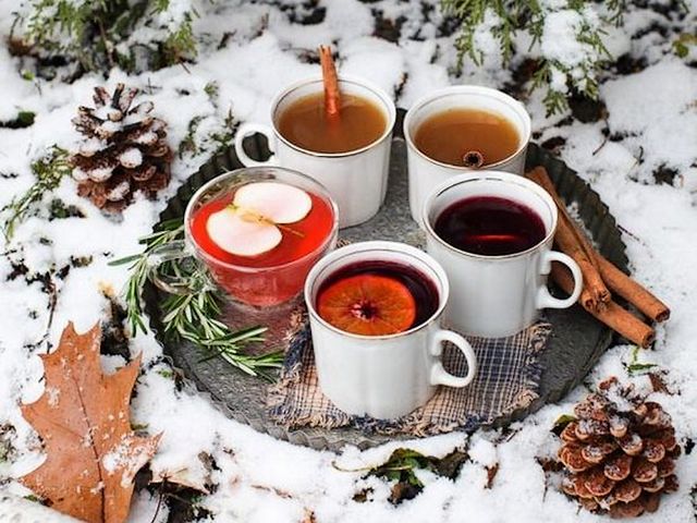 Festive Hot Beverages Wallpaper - Wallpaper with a tray of festive hot beverages, a seasonal addition to the generally used in winter hot coffee and cocoa. <br />
- Hot Spiced Mulled Wine, which may be packed in a thermos during down hill sledding or a warm Valentine sip on a cold February evening after a skate around the pond.<br />
- Roasted Apple and Rosemary, Tisane, a flavor winter tea, suitable to be served at the end of a lavish holiday meal to soothe the tummy.<br />
- Hot Apple Cider with Spices, a fragrant drink that is loved by young and old alike on the cold days, that perfumes the whole house. - , festive, hot, beverages, beverage, wallpaper, food, foods, tray, trays, seasonal, addition, coffee, cocoa, spiced, mulled, wine, thermos, warm, Valentine, sip, cold, February, evening, pond, roasted, apple, rosemary, Tisane, flavor, winter, tea, lavish, holiday, meal, tummy, apple, cider, spices, fragrant, drink, drinks, days, house - Wallpaper with a tray of festive hot beverages, a seasonal addition to the generally used in winter hot coffee and cocoa. <br />
- Hot Spiced Mulled Wine, which may be packed in a thermos during down hill sledding or a warm Valentine sip on a cold February evening after a skate around the pond.<br />
- Roasted Apple and Rosemary, Tisane, a flavor winter tea, suitable to be served at the end of a lavish holiday meal to soothe the tummy.<br />
- Hot Apple Cider with Spices, a fragrant drink that is loved by young and old alike on the cold days, that perfumes the whole house. Решайте бесплатные онлайн Festive Hot Beverages Wallpaper пазлы игры или отправьте Festive Hot Beverages Wallpaper пазл игру приветственную открытку  из puzzles-games.eu.. Festive Hot Beverages Wallpaper пазл, пазлы, пазлы игры, puzzles-games.eu, пазл игры, онлайн пазл игры, игры пазлы бесплатно, бесплатно онлайн пазл игры, Festive Hot Beverages Wallpaper бесплатно пазл игра, Festive Hot Beverages Wallpaper онлайн пазл игра , jigsaw puzzles, Festive Hot Beverages Wallpaper jigsaw puzzle, jigsaw puzzle games, jigsaw puzzles games, Festive Hot Beverages Wallpaper пазл игра открытка, пазлы игры открытки, Festive Hot Beverages Wallpaper пазл игра приветственная открытка