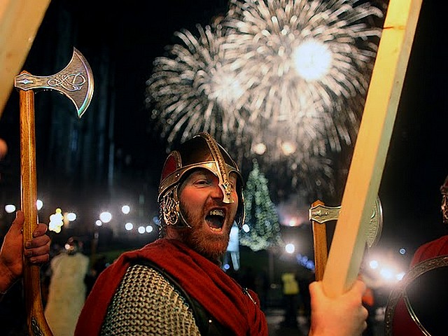 Man dressed as Viking on Princess Street in Edinburgh Scotland - Man dressed as Viking leads the torchlight procession on 'Princess Street' in Edinburgh during celebrations of the New Year in Scotland on December 30, 2010. - , man, men, viking, vikings, Princess, Street, streets, Edinburgh, Scotland, show, shows, holidays, holiday, festival, festivals, celebrations, celebration, travel, travels, tour, tours, entertainment, entertainments, torchlight, procession, processions, New, Year, December, 2010 - Man dressed as Viking leads the torchlight procession on 'Princess Street' in Edinburgh during celebrations of the New Year in Scotland on December 30, 2010. Решайте бесплатные онлайн Man dressed as Viking on Princess Street in Edinburgh Scotland пазлы игры или отправьте Man dressed as Viking on Princess Street in Edinburgh Scotland пазл игру приветственную открытку  из puzzles-games.eu.. Man dressed as Viking on Princess Street in Edinburgh Scotland пазл, пазлы, пазлы игры, puzzles-games.eu, пазл игры, онлайн пазл игры, игры пазлы бесплатно, бесплатно онлайн пазл игры, Man dressed as Viking on Princess Street in Edinburgh Scotland бесплатно пазл игра, Man dressed as Viking on Princess Street in Edinburgh Scotland онлайн пазл игра , jigsaw puzzles, Man dressed as Viking on Princess Street in Edinburgh Scotland jigsaw puzzle, jigsaw puzzle games, jigsaw puzzles games, Man dressed as Viking on Princess Street in Edinburgh Scotland пазл игра открытка, пазлы игры открытки, Man dressed as Viking on Princess Street in Edinburgh Scotland пазл игра приветственная открытка