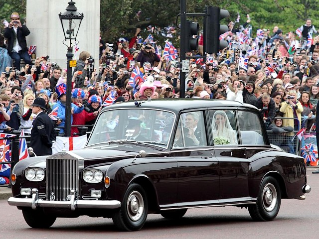 Royal Wedding England  Kate Middleton with her Father in Rolls Royce Phantom VI - Kate Middleton with her father Michael Middleton, in a Rolls Royce Phantom VI,  when they travel to the Westminster Abbey in London, England, for the ceremony of the royal wedding on April 29, 2011. - , Royal, wedding, weddings, England, Kate, Middleton, father, fathers, Rolls, Royce, show, shows, celebrities, celebrity, autos, auto, car, cars, ceremony, ceremonies, event, events, entertainment, entertainments, place, places, travel, travels, tour, tours, Michael, Phantom, Westminster, abbey, abbeys, London, April, 2011 - Kate Middleton with her father Michael Middleton, in a Rolls Royce Phantom VI,  when they travel to the Westminster Abbey in London, England, for the ceremony of the royal wedding on April 29, 2011. Решайте бесплатные онлайн Royal Wedding England  Kate Middleton with her Father in Rolls Royce Phantom VI пазлы игры или отправьте Royal Wedding England  Kate Middleton with her Father in Rolls Royce Phantom VI пазл игру приветственную открытку  из puzzles-games.eu.. Royal Wedding England  Kate Middleton with her Father in Rolls Royce Phantom VI пазл, пазлы, пазлы игры, puzzles-games.eu, пазл игры, онлайн пазл игры, игры пазлы бесплатно, бесплатно онлайн пазл игры, Royal Wedding England  Kate Middleton with her Father in Rolls Royce Phantom VI бесплатно пазл игра, Royal Wedding England  Kate Middleton with her Father in Rolls Royce Phantom VI онлайн пазл игра , jigsaw puzzles, Royal Wedding England  Kate Middleton with her Father in Rolls Royce Phantom VI jigsaw puzzle, jigsaw puzzle games, jigsaw puzzles games, Royal Wedding England  Kate Middleton with her Father in Rolls Royce Phantom VI пазл игра открытка, пазлы игры открытки, Royal Wedding England  Kate Middleton with her Father in Rolls Royce Phantom VI пазл игра приветственная открытка