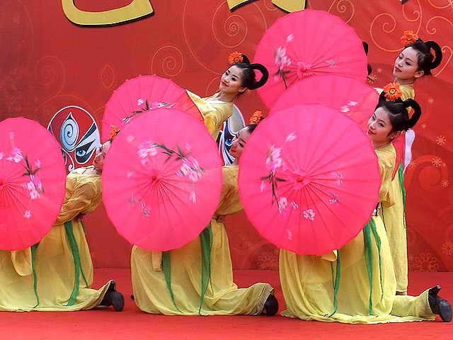 Spring Festival Chinese Umbrellas Dance at Ditan Park Beijing China - Chinese traditional dance 'Umbrellas' on stage at Ditan Park in Beijing, during celebrations of the Spring Festival in China. - , spring, festival, festivals, Chinese, umbrellas, umbrella, dance, dances, Ditan, park, parks, Beijing, China, show, shows, holidays, holiday, celebrations, celebration, places, place, travel, travels, tour, tours, trips, trip, excursion, excursions, traditional, stage, stages - Chinese traditional dance 'Umbrellas' on stage at Ditan Park in Beijing, during celebrations of the Spring Festival in China. Решайте бесплатные онлайн Spring Festival Chinese Umbrellas Dance at Ditan Park Beijing China пазлы игры или отправьте Spring Festival Chinese Umbrellas Dance at Ditan Park Beijing China пазл игру приветственную открытку  из puzzles-games.eu.. Spring Festival Chinese Umbrellas Dance at Ditan Park Beijing China пазл, пазлы, пазлы игры, puzzles-games.eu, пазл игры, онлайн пазл игры, игры пазлы бесплатно, бесплатно онлайн пазл игры, Spring Festival Chinese Umbrellas Dance at Ditan Park Beijing China бесплатно пазл игра, Spring Festival Chinese Umbrellas Dance at Ditan Park Beijing China онлайн пазл игра , jigsaw puzzles, Spring Festival Chinese Umbrellas Dance at Ditan Park Beijing China jigsaw puzzle, jigsaw puzzle games, jigsaw puzzles games, Spring Festival Chinese Umbrellas Dance at Ditan Park Beijing China пазл игра открытка, пазлы игры открытки, Spring Festival Chinese Umbrellas Dance at Ditan Park Beijing China пазл игра приветственная открытка