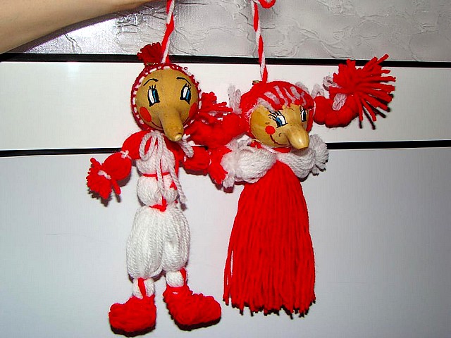 Baba Marta Martenitsa Pijo and Penda - Decoration for the Bulgarian feast of Baba Marta with 'Pijo and Penda', a martenitsa in shape of big dolls, made of gourds and woollen yarn, symbol of health and rich crop. - , Baba, Marta, martenitsa, martenitsi, Pijo, Penda, holidays, holiday, festival, festivals, celebrations, celebration, decoration, decorations, Bulgarian, feast, feasts, shape, shapes, big, dolls, doll, gourds, gourd, woollen, yarn, yarns, symbol, symbols, health, rich, crop, crops - Decoration for the Bulgarian feast of Baba Marta with 'Pijo and Penda', a martenitsa in shape of big dolls, made of gourds and woollen yarn, symbol of health and rich crop. Solve free online Baba Marta Martenitsa Pijo and Penda puzzle games or send Baba Marta Martenitsa Pijo and Penda puzzle game greeting ecards  from puzzles-games.eu.. Baba Marta Martenitsa Pijo and Penda puzzle, puzzles, puzzles games, puzzles-games.eu, puzzle games, online puzzle games, free puzzle games, free online puzzle games, Baba Marta Martenitsa Pijo and Penda free puzzle game, Baba Marta Martenitsa Pijo and Penda online puzzle game, jigsaw puzzles, Baba Marta Martenitsa Pijo and Penda jigsaw puzzle, jigsaw puzzle games, jigsaw puzzles games, Baba Marta Martenitsa Pijo and Penda puzzle game ecard, puzzles games ecards, Baba Marta Martenitsa Pijo and Penda puzzle game greeting ecard