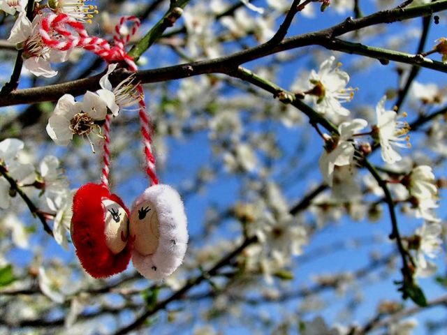 Baba Marta Martenitsa kissing Dolls - Beautiful martenica with two dolls wich are kissing, hung on a branch with blossoms for the feast of Baba Marta, which according to Bulgarian folklore, marks the beginning of springtime. - , Baba, Marta, martenitsa, martenitsi, dolls, doll, holidays, holiday, festival, festivals, celebrations, celebration, beautiful, Baba, Marta, branch, branches, blossoms, blossom, feast, feasts, Bulgarian, folklore, beginning, beginnings - Beautiful martenica with two dolls wich are kissing, hung on a branch with blossoms for the feast of Baba Marta, which according to Bulgarian folklore, marks the beginning of springtime. Решайте бесплатные онлайн Baba Marta Martenitsa kissing Dolls пазлы игры или отправьте Baba Marta Martenitsa kissing Dolls пазл игру приветственную открытку  из puzzles-games.eu.. Baba Marta Martenitsa kissing Dolls пазл, пазлы, пазлы игры, puzzles-games.eu, пазл игры, онлайн пазл игры, игры пазлы бесплатно, бесплатно онлайн пазл игры, Baba Marta Martenitsa kissing Dolls бесплатно пазл игра, Baba Marta Martenitsa kissing Dolls онлайн пазл игра , jigsaw puzzles, Baba Marta Martenitsa kissing Dolls jigsaw puzzle, jigsaw puzzle games, jigsaw puzzles games, Baba Marta Martenitsa kissing Dolls пазл игра открытка, пазлы игры открытки, Baba Marta Martenitsa kissing Dolls пазл игра приветственная открытка