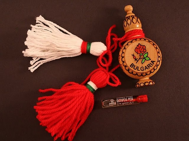 Bulgarian Martenitsa and Rose Oil Souvenir - Traditional Bulgarian martenitsa, a decoration from the folk art, made of red and white threads and carved wooden souvenir for a vial with Bulgarian rose oil. The 'Martenitsa' is related to the Bulgarian custom 'Baba Marta' (Grandma March) and symbolises the end of the winter and the beginning of the spring. Bulgarians give each other 'Martenitsa' on the first day of March with the belief that it brings good luck and health. - , Bulgarian, martenitsa, martenitsi, rose, roses, oil, oils, souvenir, souvenirs, holiday, holidays, art, arts, feast, feasts, traditional, decoration, decorations, folk, red, white, threads, thread, carved, wooden, vial, vials, custom, customs, Baba, Marta, Grandma, March, end, ends, winter, beginning, spring, Bulgarians, first, day, days, belief, beliefs, good, luck, health - Traditional Bulgarian martenitsa, a decoration from the folk art, made of red and white threads and carved wooden souvenir for a vial with Bulgarian rose oil. The 'Martenitsa' is related to the Bulgarian custom 'Baba Marta' (Grandma March) and symbolises the end of the winter and the beginning of the spring. Bulgarians give each other 'Martenitsa' on the first day of March with the belief that it brings good luck and health. Resuelve rompecabezas en línea gratis Bulgarian Martenitsa and Rose Oil Souvenir juegos puzzle o enviar Bulgarian Martenitsa and Rose Oil Souvenir juego de puzzle tarjetas electrónicas de felicitación  de puzzles-games.eu.. Bulgarian Martenitsa and Rose Oil Souvenir puzzle, puzzles, rompecabezas juegos, puzzles-games.eu, juegos de puzzle, juegos en línea del rompecabezas, juegos gratis puzzle, juegos en línea gratis rompecabezas, Bulgarian Martenitsa and Rose Oil Souvenir juego de puzzle gratuito, Bulgarian Martenitsa and Rose Oil Souvenir juego de rompecabezas en línea, jigsaw puzzles, Bulgarian Martenitsa and Rose Oil Souvenir jigsaw puzzle, jigsaw puzzle games, jigsaw puzzles games, Bulgarian Martenitsa and Rose Oil Souvenir rompecabezas de juego tarjeta electrónica, juegos de puzzles tarjetas electrónicas, Bulgarian Martenitsa and Rose Oil Souvenir puzzle tarjeta electrónica de felicitación