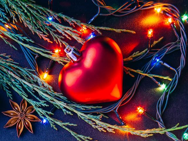 Christmas Heart Ornament Puzzle Spiel 