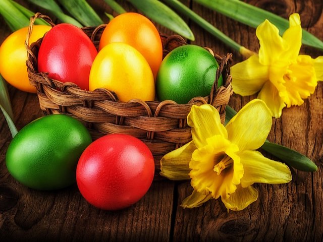 Easter Eggs and Daffodils Wallpaper puzzle game 