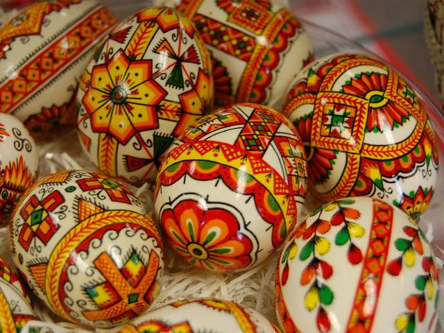 Easter Eggs from the Ukraine - Amazingly colourful Easter eggs, called 'Pysanky', fine crafted like jewels by folk masters from the Ukraine. For decoration of the Ukrainian Easter eggs are used traditional Orthodox symbols, like geometrical shapes, triangles and spirals that symbolize the Trinity and the immortality, the mystery of life and death. In the pre-Christian time, the Pysanky were used as magical instruments to repel evil spirits, for a rich harvest and good luck. - , Easter, eggs, egg, Ukraine, holidays, holiday, places, place, travel, travels, amazingly, colourful, Pysanky, jewels, jewel, folk, masters, master, decoration, decorations, Ukrainian, traditional, Orthodox, symbols, symbol, geometrical, shapes, shape, triangles, triangle, spirals, spiral, Trinity, immortality, mystery, mysteries, life, death, Christian, time, times, magical, instruments, instrument, evil, spirits, spirit, rich, harvest, good, luck - Amazingly colourful Easter eggs, called 'Pysanky', fine crafted like jewels by folk masters from the Ukraine. For decoration of the Ukrainian Easter eggs are used traditional Orthodox symbols, like geometrical shapes, triangles and spirals that symbolize the Trinity and the immortality, the mystery of life and death. In the pre-Christian time, the Pysanky were used as magical instruments to repel evil spirits, for a rich harvest and good luck. Resuelve rompecabezas en línea gratis Easter Eggs from the Ukraine juegos puzzle o enviar Easter Eggs from the Ukraine juego de puzzle tarjetas electrónicas de felicitación  de puzzles-games.eu.. Easter Eggs from the Ukraine puzzle, puzzles, rompecabezas juegos, puzzles-games.eu, juegos de puzzle, juegos en línea del rompecabezas, juegos gratis puzzle, juegos en línea gratis rompecabezas, Easter Eggs from the Ukraine juego de puzzle gratuito, Easter Eggs from the Ukraine juego de rompecabezas en línea, jigsaw puzzles, Easter Eggs from the Ukraine jigsaw puzzle, jigsaw puzzle games, jigsaw puzzles games, Easter Eggs from the Ukraine rompecabezas de juego tarjeta electrónica, juegos de puzzles tarjetas electrónicas, Easter Eggs from the Ukraine puzzle tarjeta electrónica de felicitación