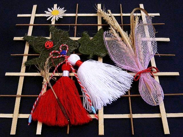 Martenitsa Wall Decoration - Martenitsa, which is incorporated in a beautiful wall decoration, for the traditional Bulgarian holiday First of March (or Baba Marta), symbol of health, happiness and purity. - , martenitsa, martenitsi, wall, walls, decoration, decorations, holidays, holiday, festival, festivals, celebrations, celebration, beautiful, traditional, Bulgarian, First, March, Baba, Marta, symbol, symbols, health, happiness, purity - Martenitsa, which is incorporated in a beautiful wall decoration, for the traditional Bulgarian holiday First of March (or Baba Marta), symbol of health, happiness and purity. Resuelve rompecabezas en línea gratis Martenitsa Wall Decoration juegos puzzle o enviar Martenitsa Wall Decoration juego de puzzle tarjetas electrónicas de felicitación  de puzzles-games.eu.. Martenitsa Wall Decoration puzzle, puzzles, rompecabezas juegos, puzzles-games.eu, juegos de puzzle, juegos en línea del rompecabezas, juegos gratis puzzle, juegos en línea gratis rompecabezas, Martenitsa Wall Decoration juego de puzzle gratuito, Martenitsa Wall Decoration juego de rompecabezas en línea, jigsaw puzzles, Martenitsa Wall Decoration jigsaw puzzle, jigsaw puzzle games, jigsaw puzzles games, Martenitsa Wall Decoration rompecabezas de juego tarjeta electrónica, juegos de puzzles tarjetas electrónicas, Martenitsa Wall Decoration puzzle tarjeta electrónica de felicitación