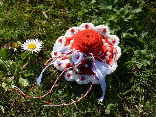 Martisor Romanian Spring Ornament Wallpaper - Wallpaper featuring beautiful handmade crocheted Martisor, with red and white string, next to a daisy in full bloom, growing in grass on the lawn.  <br />
'Martisor' is a tiny Romanian ornament, traditionally related to spring arrival and warm weather, symbolizing love, respect and friendship.<br />
The word Martisor is the diminutive of martie, the Romanian name for March and the folk name for the first month of spring. - , Martisor, Romanian, spring, ornament, ornaments, wallpaper, wallpapers, holiday, holidays, beautiful, handmade, crocheted, red, white, string, daisy, grass, lawn, tiny, Romanian, arrival, warm, weather, love, respect, friendship, word, diminutive, martie, name, March, folk, month - Wallpaper featuring beautiful handmade crocheted Martisor, with red and white string, next to a daisy in full bloom, growing in grass on the lawn.  <br />
'Martisor' is a tiny Romanian ornament, traditionally related to spring arrival and warm weather, symbolizing love, respect and friendship.<br />
The word Martisor is the diminutive of martie, the Romanian name for March and the folk name for the first month of spring. Подреждайте безплатни онлайн Martisor Romanian Spring Ornament Wallpaper пъзел игри или изпратете Martisor Romanian Spring Ornament Wallpaper пъзел игра поздравителна картичка  от puzzles-games.eu.. Martisor Romanian Spring Ornament Wallpaper пъзел, пъзели, пъзели игри, puzzles-games.eu, пъзел игри, online пъзел игри, free пъзел игри, free online пъзел игри, Martisor Romanian Spring Ornament Wallpaper free пъзел игра, Martisor Romanian Spring Ornament Wallpaper online пъзел игра, jigsaw puzzles, Martisor Romanian Spring Ornament Wallpaper jigsaw puzzle, jigsaw puzzle games, jigsaw puzzles games, Martisor Romanian Spring Ornament Wallpaper пъзел игра картичка, пъзели игри картички, Martisor Romanian Spring Ornament Wallpaper пъзел игра поздравителна картичка