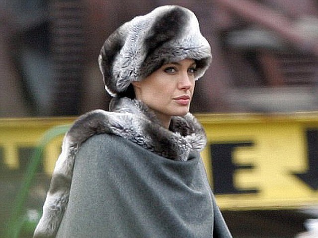 Salt Angelina Jolie with Russian Hat - Angelina Jolie in a scene of the action-thriller 'Salt' wrapped in a fur and with a magnificent Russian hat . - , Salt, Angelina, Jolie, Russian, hat, hats, movie, movies, film, films, picture, pictures, action-thriller, action, thrillers, thriller, thrillers, adventure, adventures, actress, actresses, scene, scenes, magnificent, fur - Angelina Jolie in a scene of the action-thriller 'Salt' wrapped in a fur and with a magnificent Russian hat . Lösen Sie kostenlose Salt Angelina Jolie with Russian Hat Online Puzzle Spiele oder senden Sie Salt Angelina Jolie with Russian Hat Puzzle Spiel Gruß ecards  from puzzles-games.eu.. Salt Angelina Jolie with Russian Hat puzzle, Rätsel, puzzles, Puzzle Spiele, puzzles-games.eu, puzzle games, Online Puzzle Spiele, kostenlose Puzzle Spiele, kostenlose Online Puzzle Spiele, Salt Angelina Jolie with Russian Hat kostenlose Puzzle Spiel, Salt Angelina Jolie with Russian Hat Online Puzzle Spiel, jigsaw puzzles, Salt Angelina Jolie with Russian Hat jigsaw puzzle, jigsaw puzzle games, jigsaw puzzles games, Salt Angelina Jolie with Russian Hat Puzzle Spiel ecard, Puzzles Spiele ecards, Salt Angelina Jolie with Russian Hat Puzzle Spiel Gruß ecards